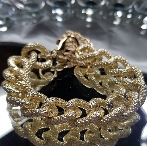 Jewelry - Textured Gold Chain Bracelet